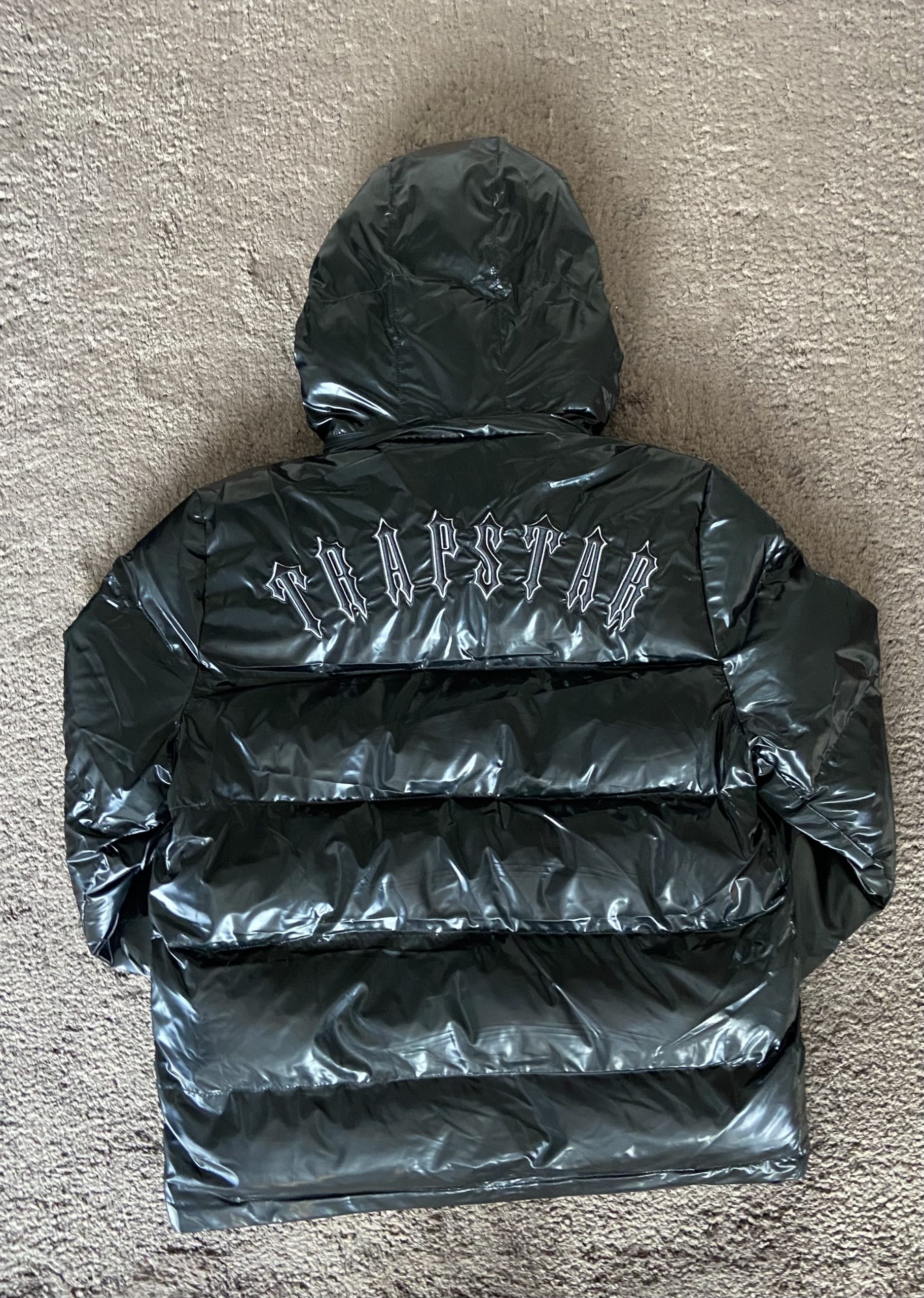 Trapstar Black Hooded Puffer Jacket Glossy • MSM fashion