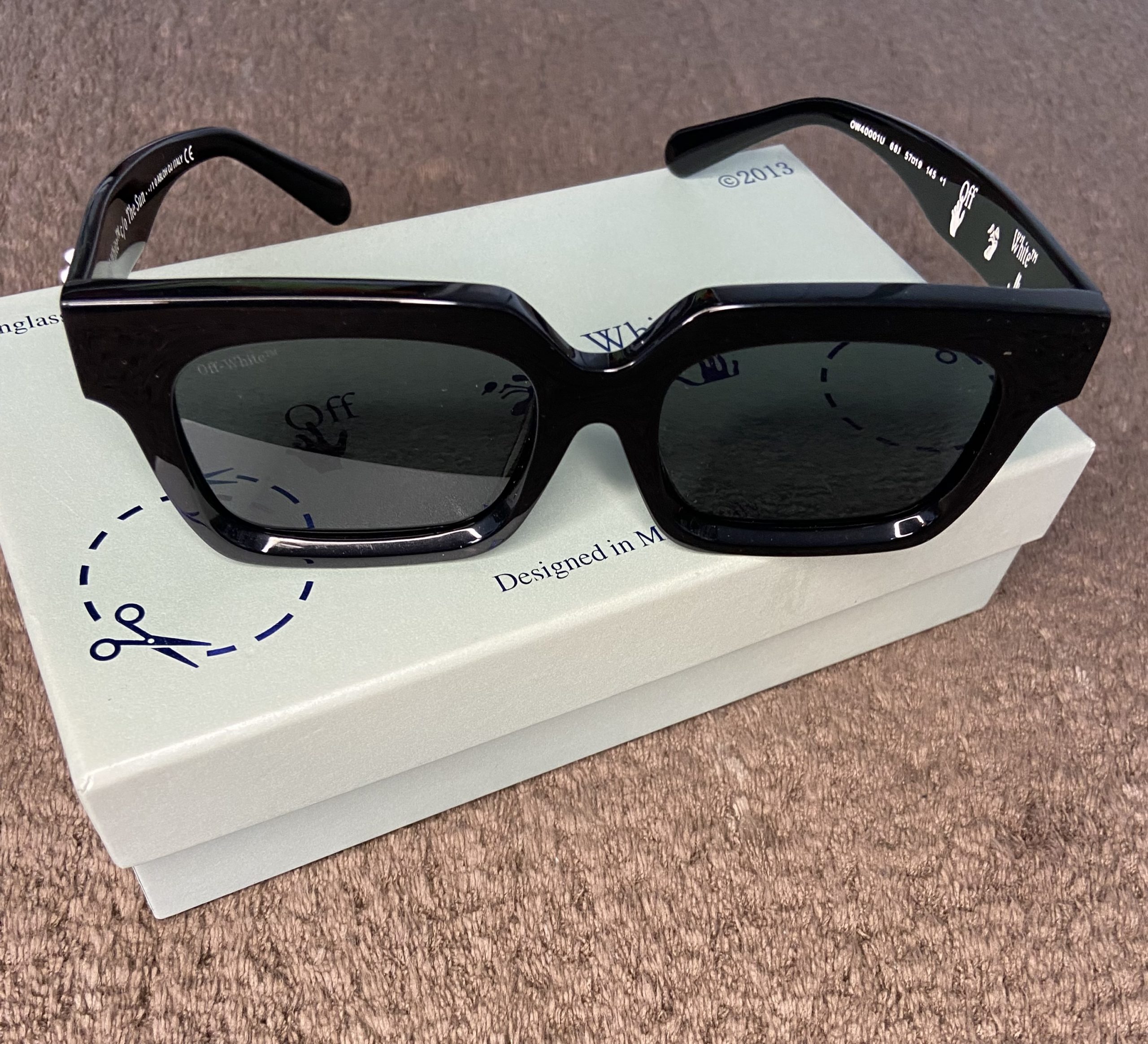 OFF-WHITE Arthur Square Frame Sunglasses Black/White SS22 for Men